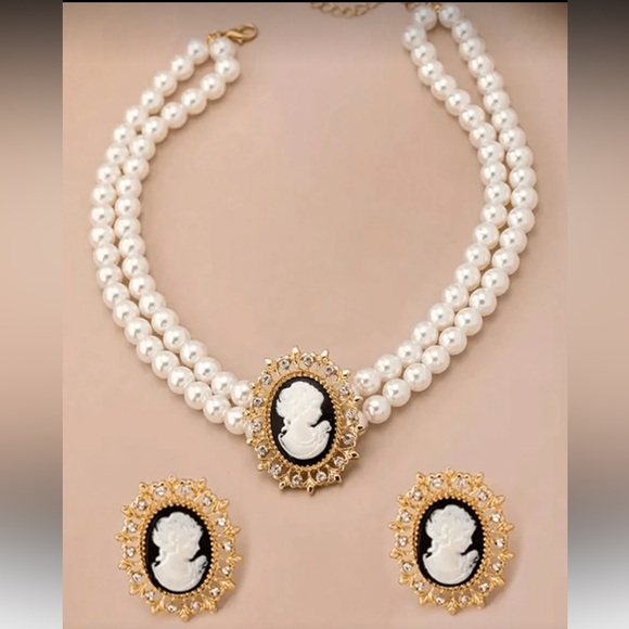 Elegant Pearl Cameo Necklace and Earring Set nwt - Picture 2 of 7